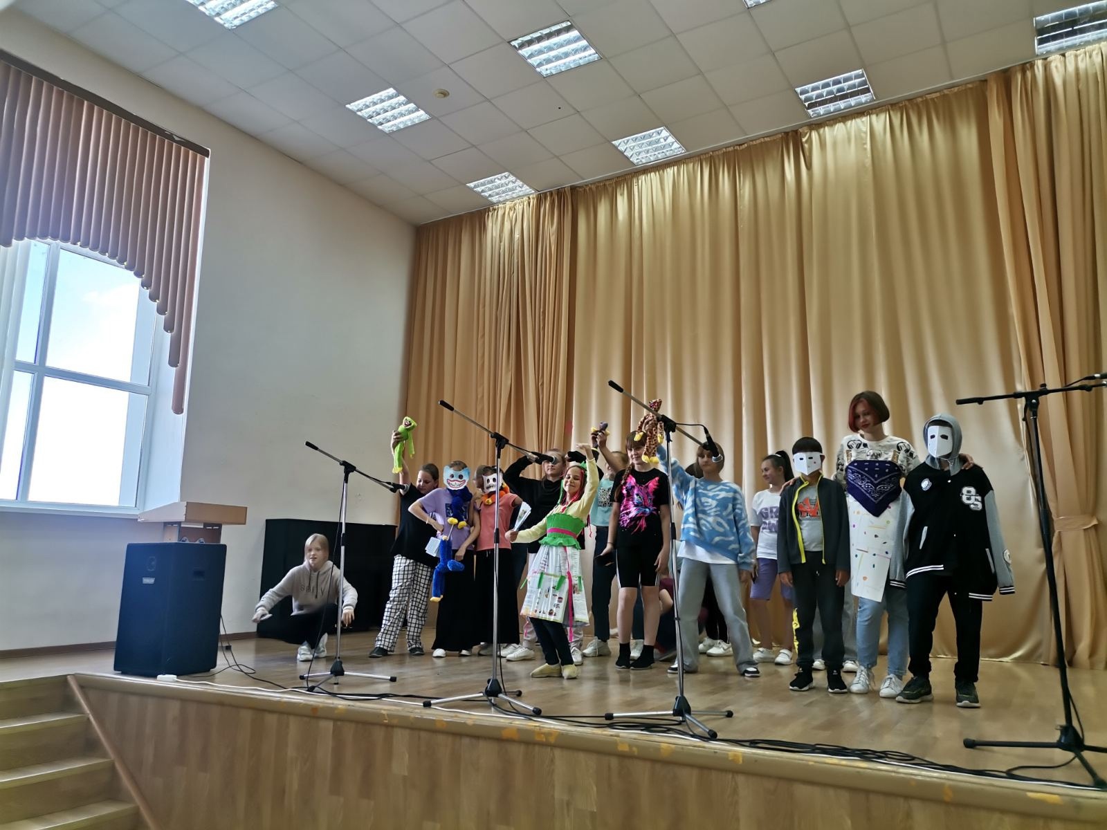 День смеха - праздник, знакомый с детства. День смеха - праздник, знакомый с детства..