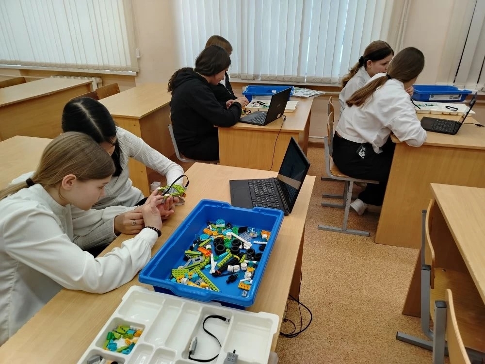 Уроки LEGO WeDo 2.0 — развиваем креативность и инженерию вместе!.