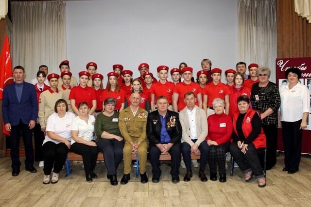 Круглый стол «Встреча трёх поколений» Круглый стол «Встреча трёх поколений».